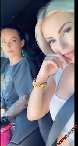 Layna Boo con Viking Barbie strap-on porn en el coche Snapchat